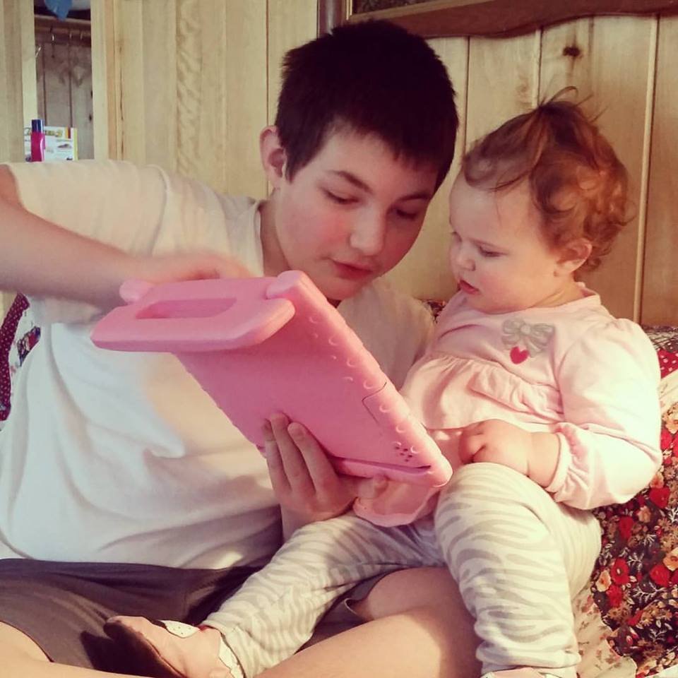 ET and bebe13083344_10100647171506760_4829172190586042500_n